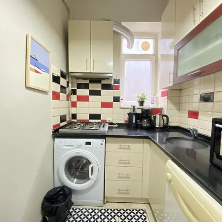 Charming Vintage 3br In The Heart Of Beyoglu *